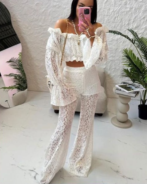 Completo Elegante in Pizzo - Top Crop e Pantaloni Coordinati